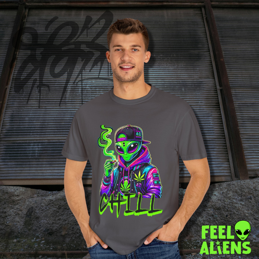 "Chill Alien" Graphic Tee Feelaliens