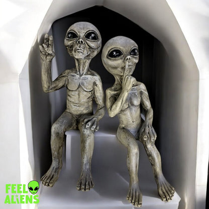 Outdoor  of aliens statues for the garden and home- couple- Feelaliens