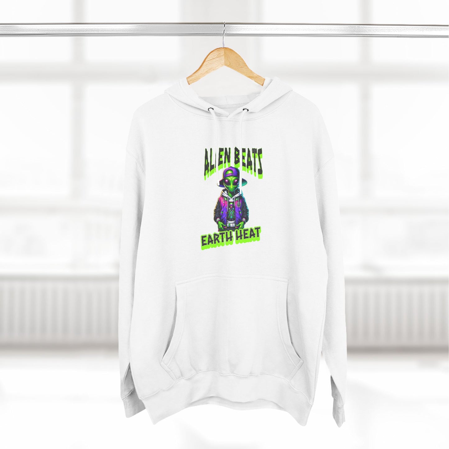 Alien Beats Earth Heat Hoodie - Cozy Three-Panel Fleece for Trendsetters