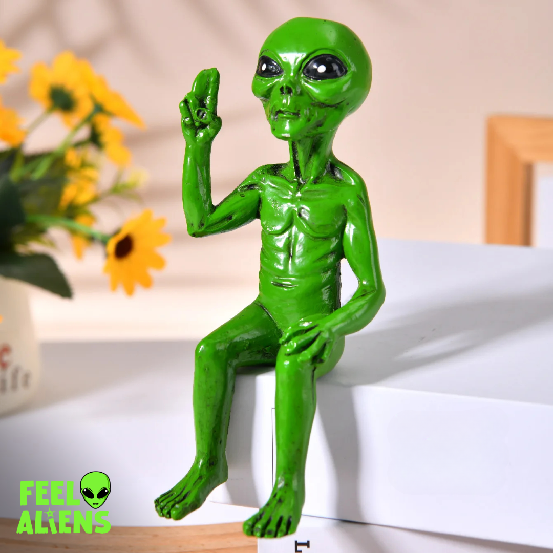 Alien Statue- Peace Trio