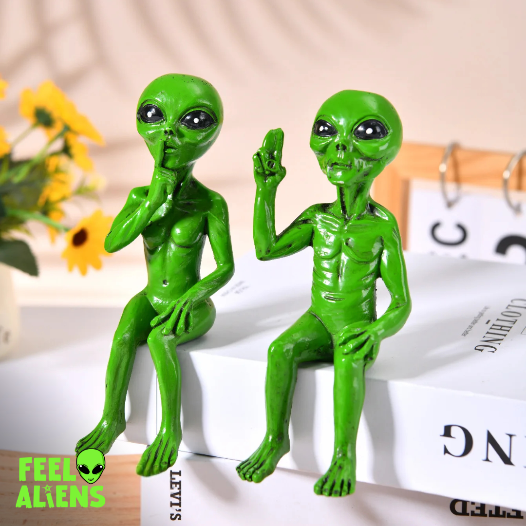 Alien Statue- Peace Trio