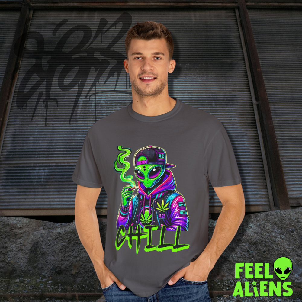 "Chill Alien" Graphic Tee Feelaliens 