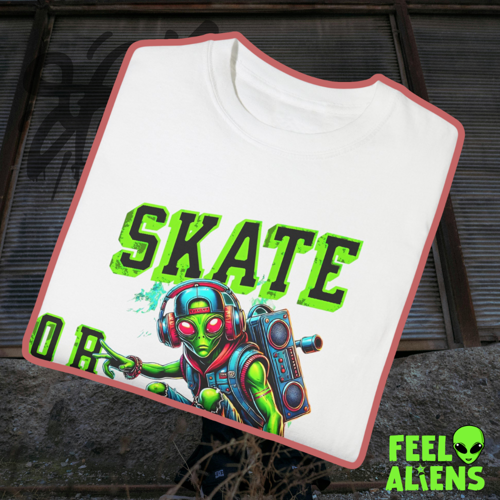 "Chill Alien" Graphic Tee Feelaliens