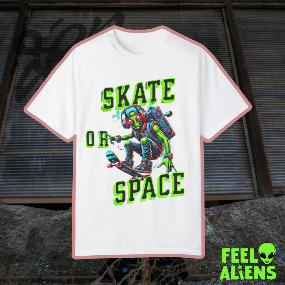 "Skate or Space" Alien Graphic Tee Feelaliens