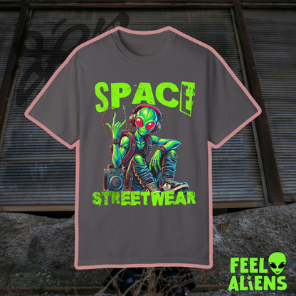 Space Streetwear Alien Graphic T-Shirt - Unisex Tee-Feelaliens