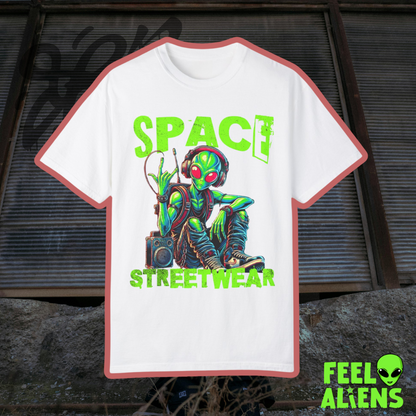 Space Streetwear Alien Graphic T-Shirt - Unisex Tee-Feelaliens