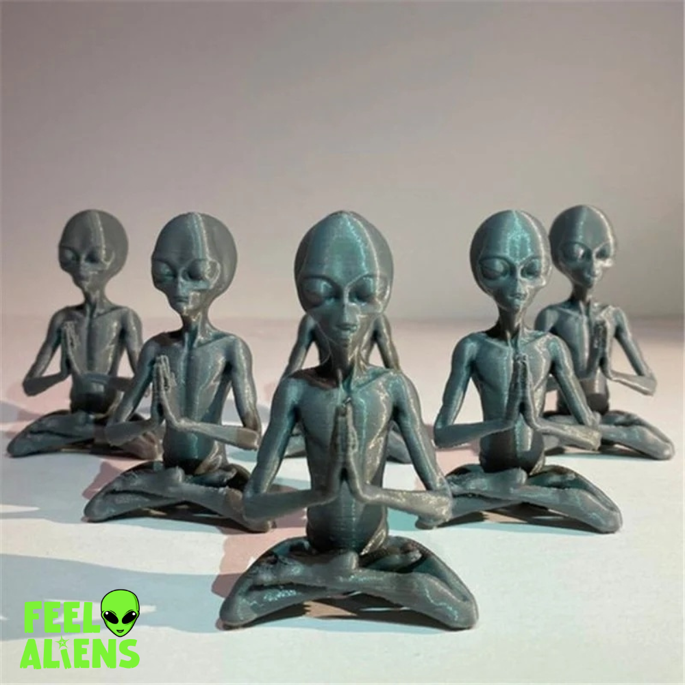 Zen Alien Statue Meditation for Feelaliens
